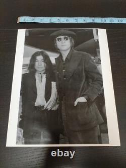 Beatles John Lennon & Yoko Arrival Heathrow 1971 The Sun Photosales vintage