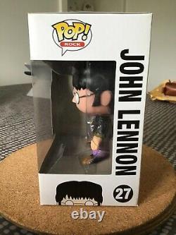 John Lennon funko pop 27 (The Beatles) 2012 + pop protector