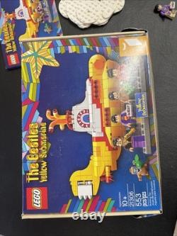 LEGO The Beatles Yellow Submarine (21306)